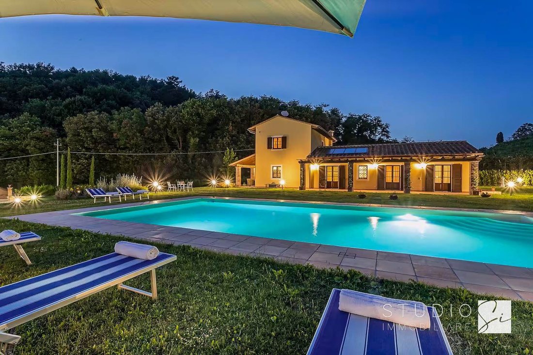 Villa in Historic Center, Lucca, Tuscany 2 - 17070767