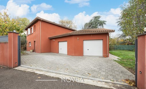 House in Francheville le Haut-Bruissin, Francheville, France 1