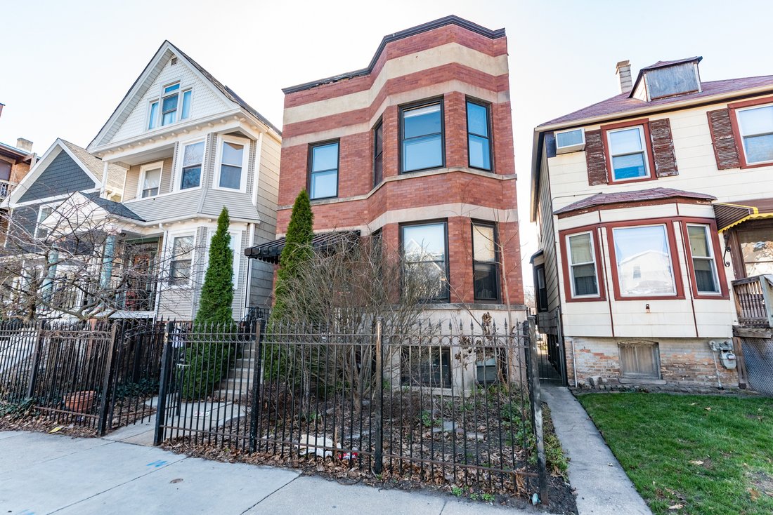 Chicago, Illinois, United States 1 - 17069678