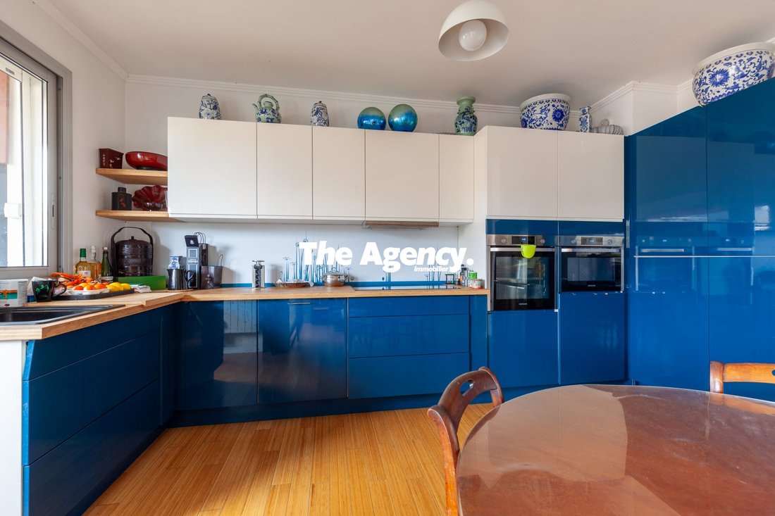 Apartment in Vieille Chapelle, 8e Arrondissement, Marseille 4 - 17072286