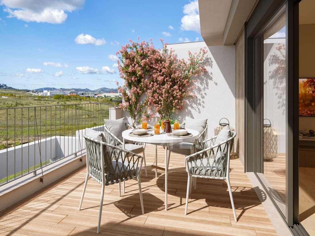Apartment in Santo António dos Cavaleiros, Lisbon, Portugal 2 - 17071373