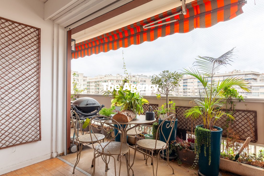 Apartment in Vieille Chapelle, 8e Arrondissement, Marseille 2 - 17072286