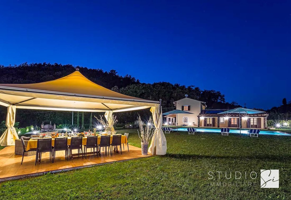 Villa in Historic Center, Lucca, Tuscany 4 - 17070767