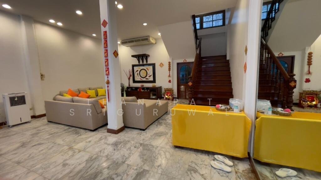 Townhouse in Bangkok, Krung Thep Maha Nakhon, Thailand 2 - 16713697