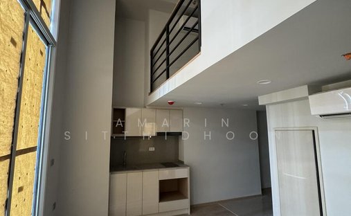 Condo in Si Phraya, Bangkok, Thailand 1