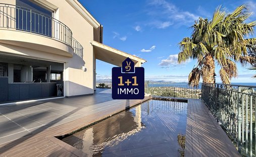 Villa in Exterieurs, Frejus, France 1
