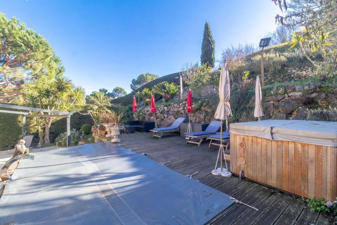 Villa in Èze, Provence-Alpes-Côte d'Azur, France 3 - 17071145