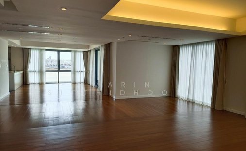 Condo in Bang Phong Phang, Krung Thep Maha Nakhon, Thailand 1