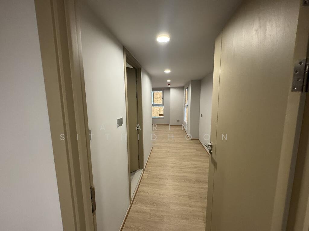 Condo in Si Phraya, Bangkok, Thailand 4 - 16850182