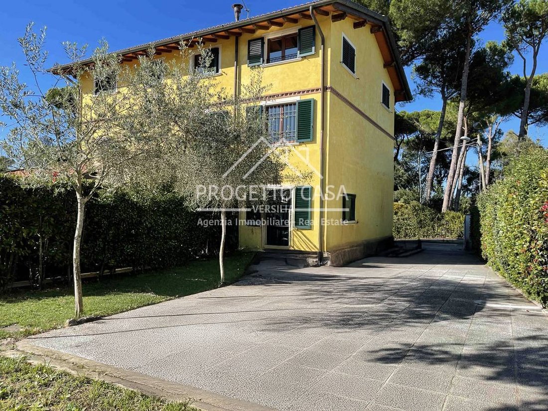 House in Motrone, Pietrasanta, Italy 1 - 17072041