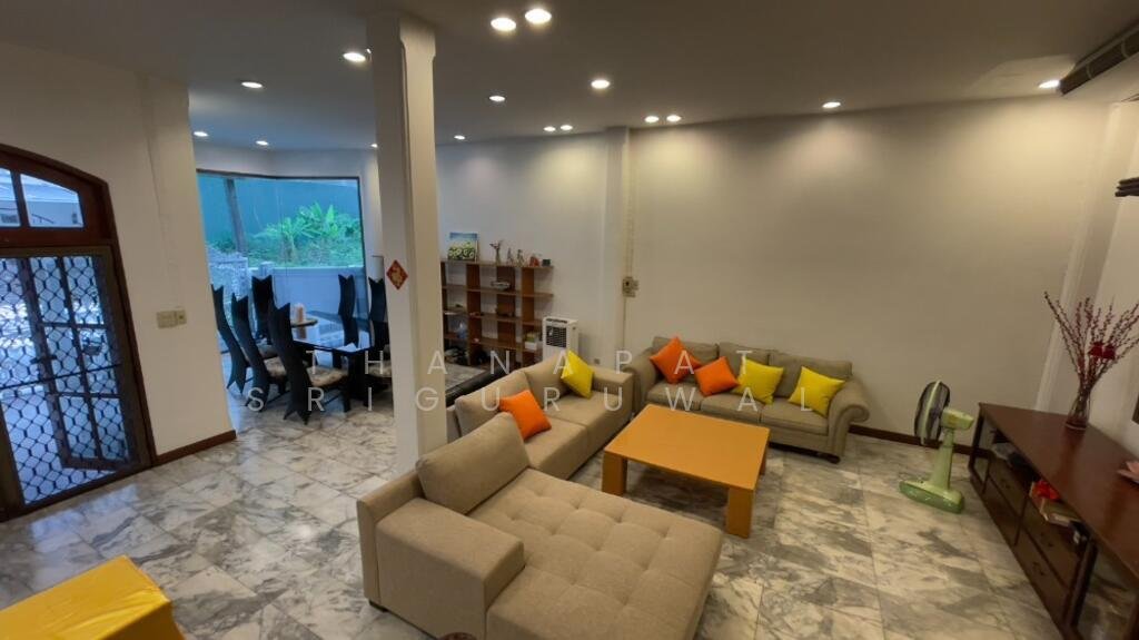 Townhouse in Bangkok, Krung Thep Maha Nakhon, Thailand 1 - 16713697