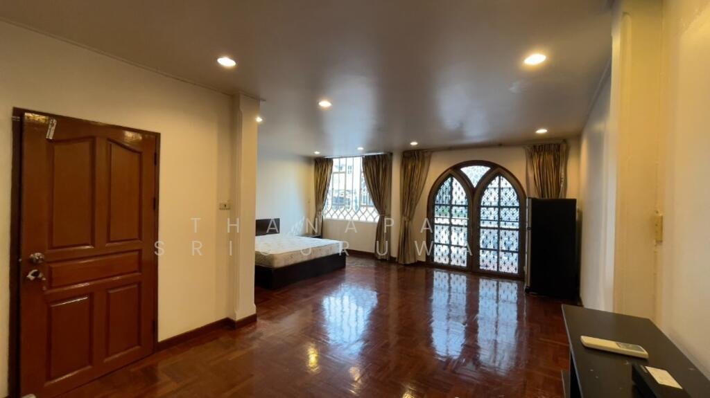 Townhouse in Bangkok, Krung Thep Maha Nakhon, Thailand 3 - 16713697