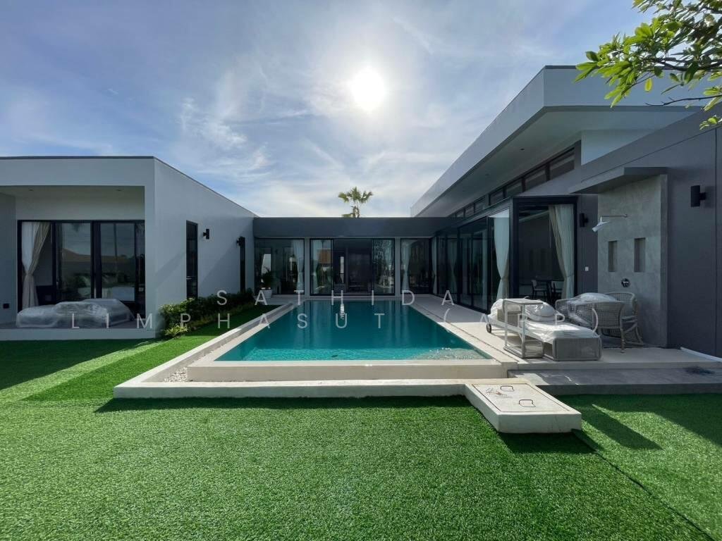 Villa in Pattaya City, Chon Buri, Thailand 1 - 16570021