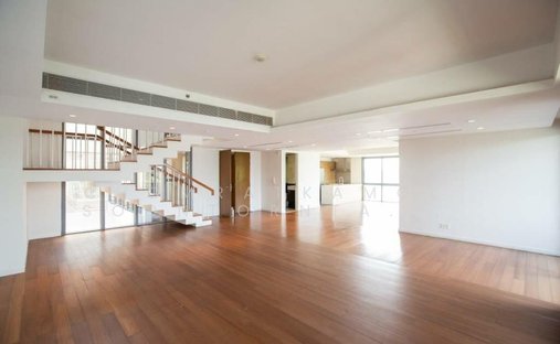 Condo in Bang Phong Phang, Krung Thep Maha Nakhon, Thailand 1