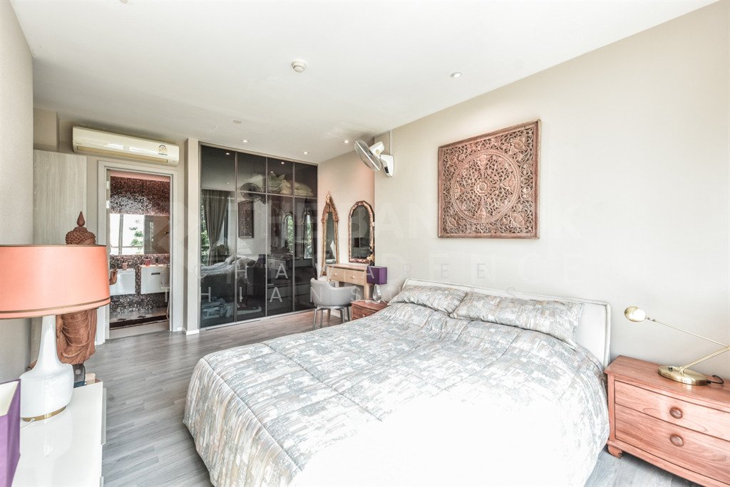 Condo in Bang Sue, Bangkok, Thailand 2 - 16703041