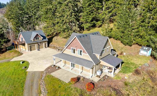House in Willamina, Oregon, United States 1