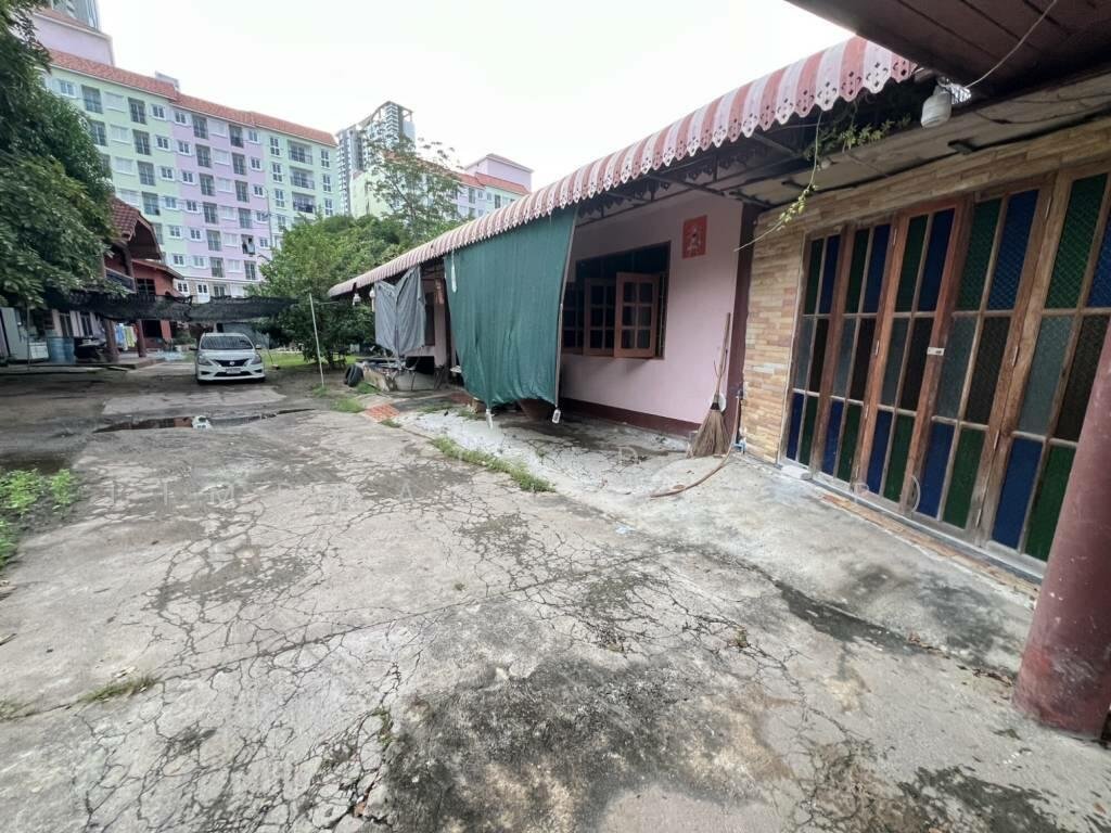 Land in Sattahip, Chon Buri, Thailand 4 - 16598086