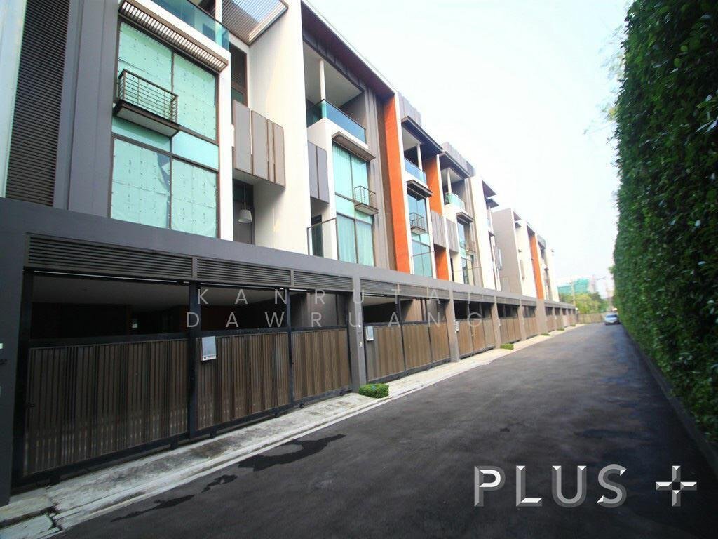 Townhouse in Watthana, Thailand 2 - 16608676