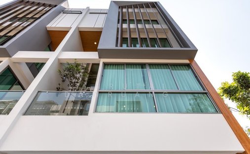 Townhouse in Phra Khanong Tai, Krung Thep Maha Nakhon, Thailand 1