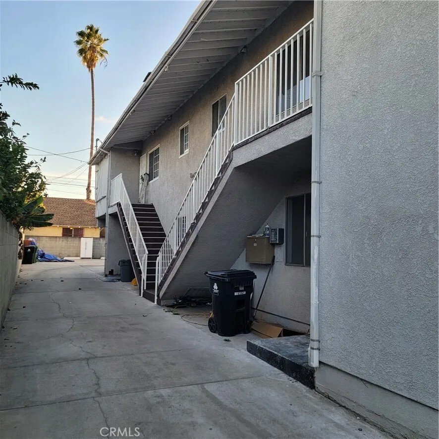 Los Angeles, California, United States 4 - 16972648