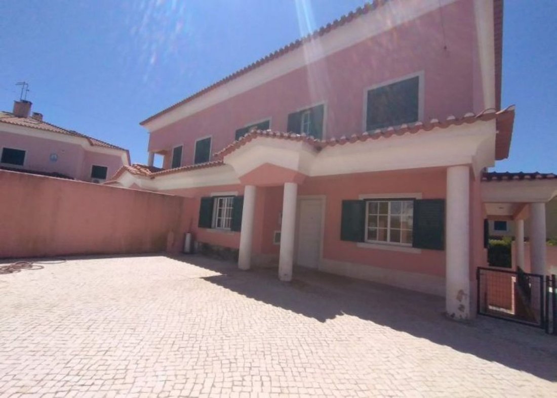 Villa in Rio de Mouro, Lisbon, Portugal 2 - 17072997