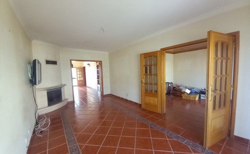 Villa in Santo Isidoro, Lisbon, Portugal 1