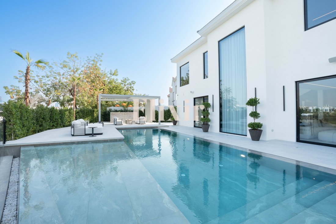 Villa in Jumeirah Islands / Juzur Jumeirah, Dubai, United Arab Emirates 2 - 17073148
