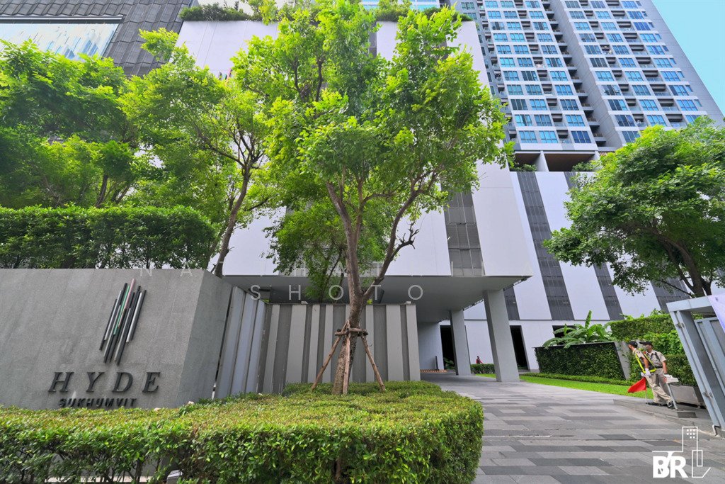 Condo in Phra Khanong Nuea, Bangkok, Thailand 1 - 16997391