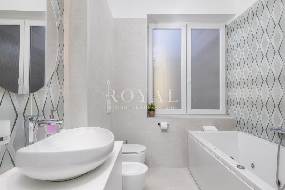 Apartment in Mjesni odbor Luka, Grad Rijeka, Primorje-Gorski Kotar County 4 - 17073348