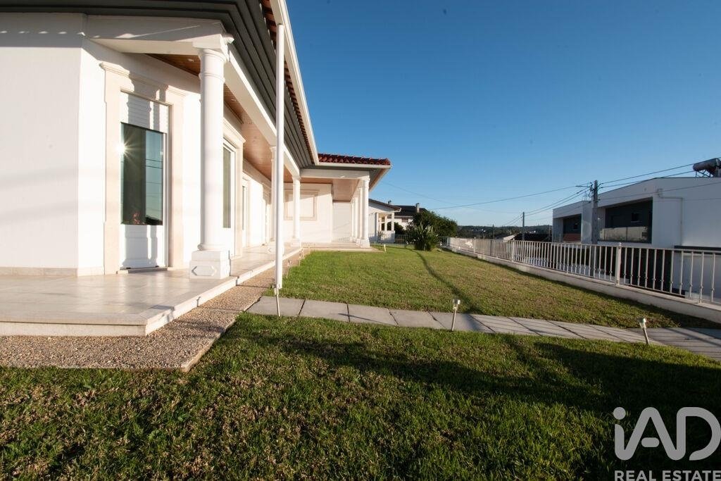 Townhouse en Regueira de Pontes, Distrito de Leiria, Portugal 2 - 17074285
