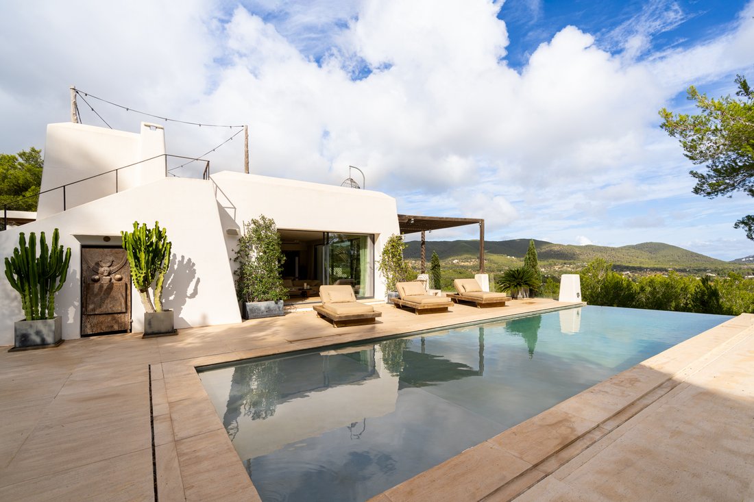 Villa in Sant Carles de Peralta, Santa Eularia des Riu, Balearic Islands 3 - 17074530