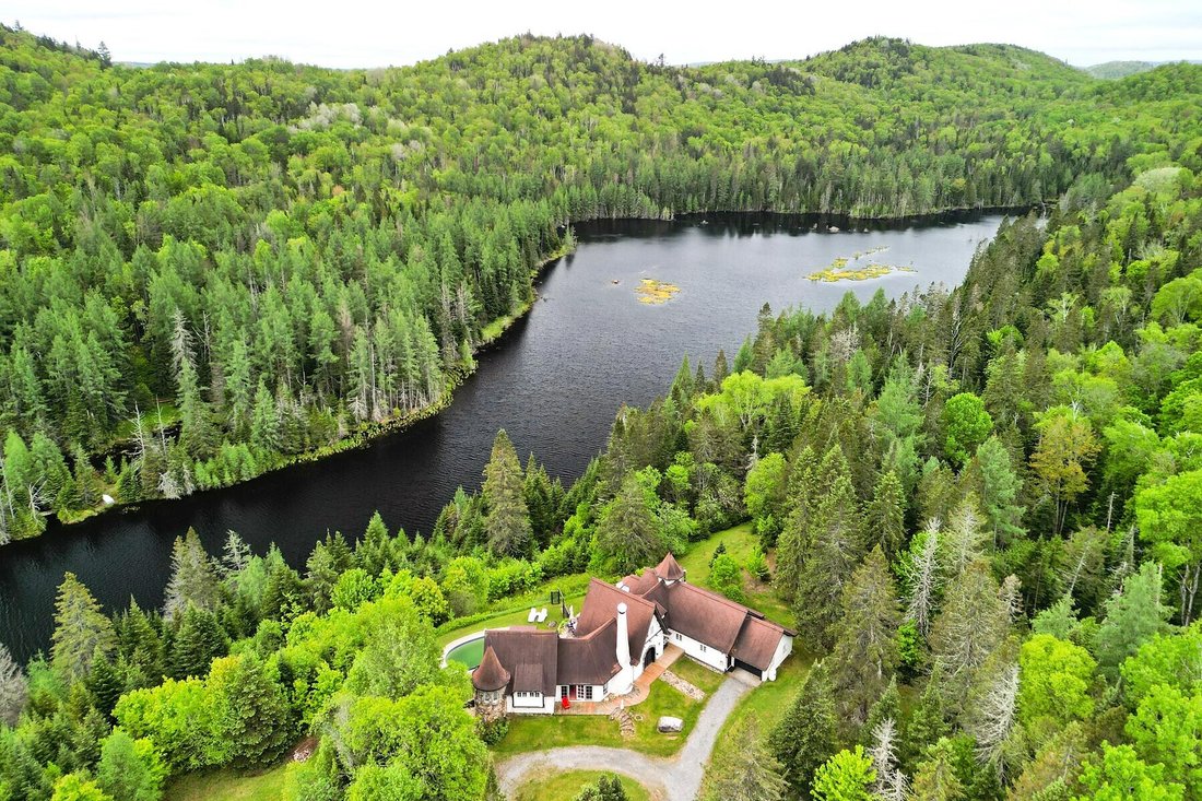 Casa a Sainte-Adèle, Québec, Canada 1 - 15735401