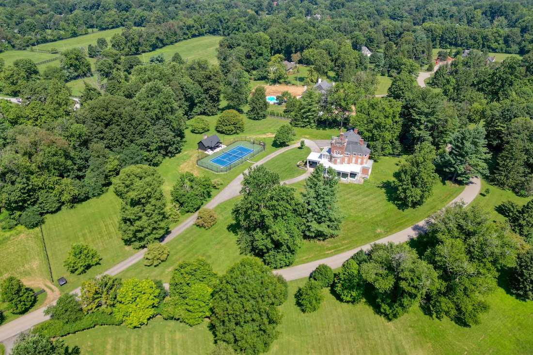 House in Watterson Park, Kentucky, United States 4 - 17074569