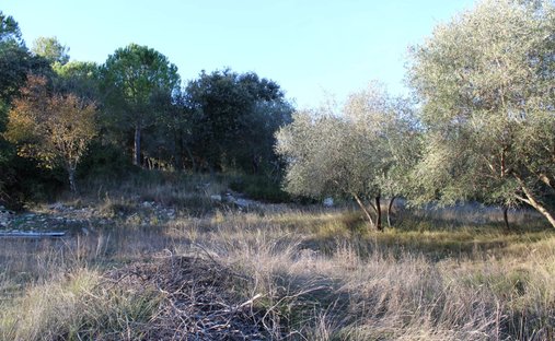 Terreno en Uchaud, Occitania, Francia 1