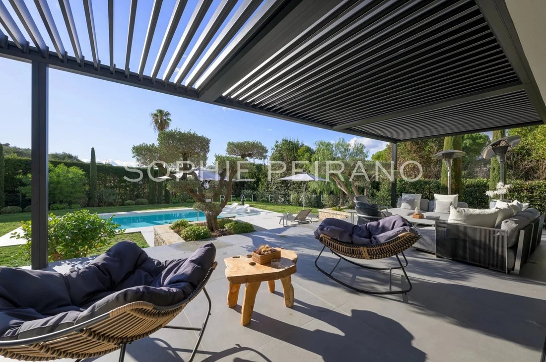 Villa in Mougins, Provence-Alpes-Côte d'Azur, France 2 - 17074732