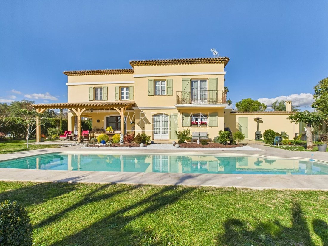 Villa in Valbonne, Provence-Alpes-Côte d'Azur, France 1 - 17074695