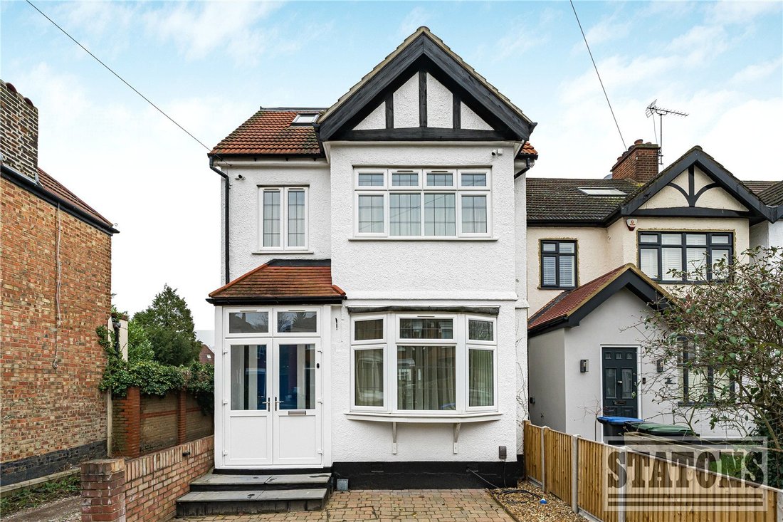 House in Winchmore Hill, Enfield, England 2 - 17074864