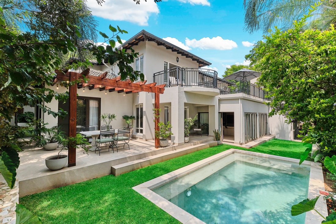 House in Eagle Canyon Golf Estate, Gauteng, South Africa 1 - 17096944