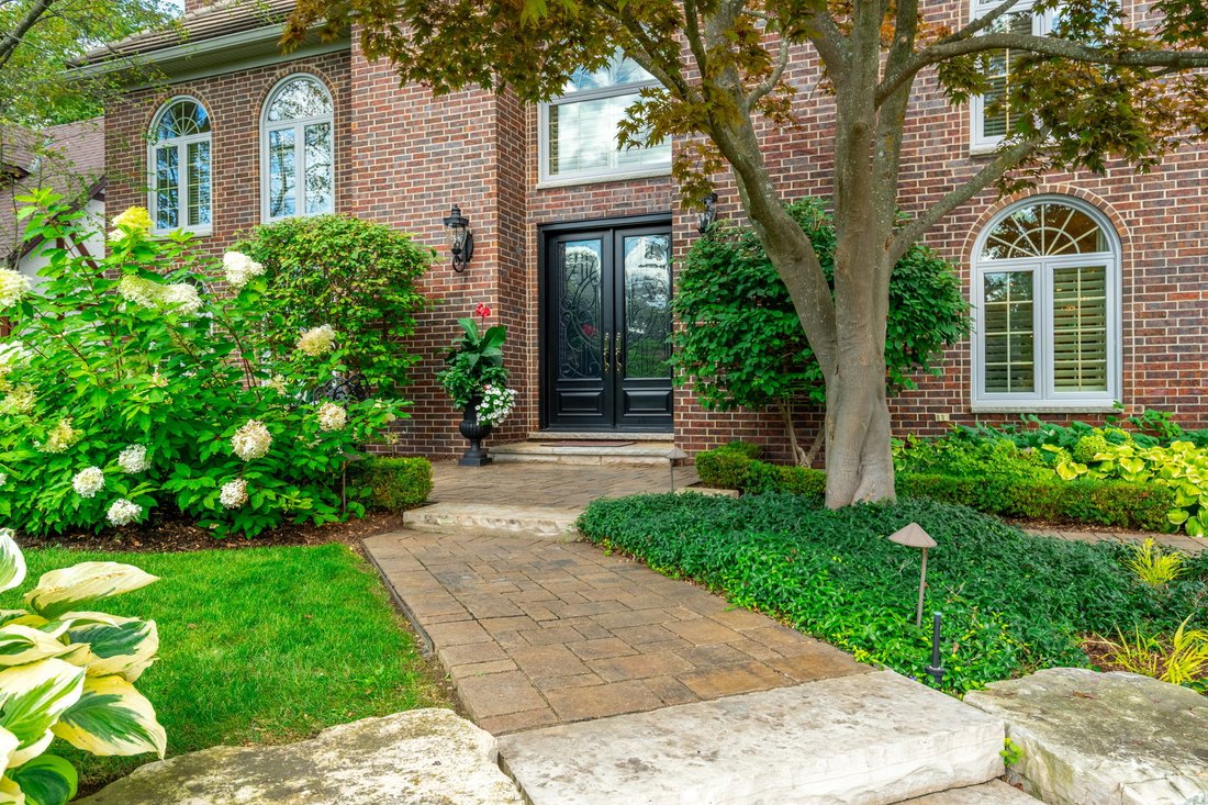 House in Hamilton, Ontario, Canada 5 - 17075834