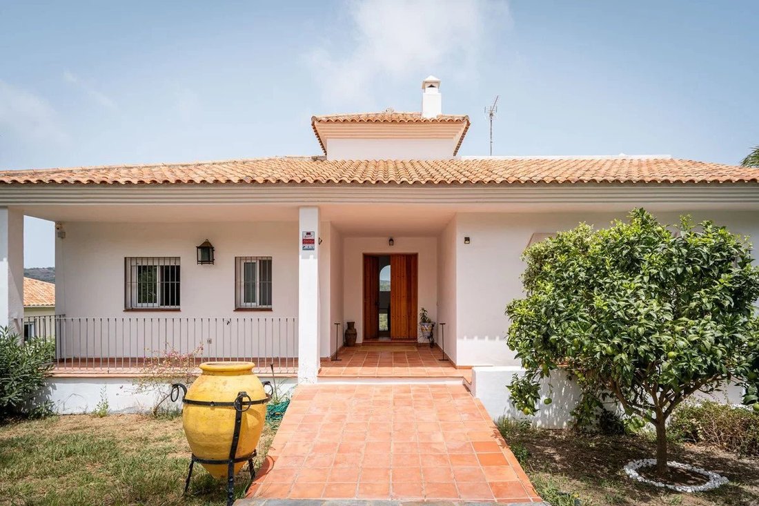 Villa in Sotogrande, San Roque, Andalusia 2 - 17080427