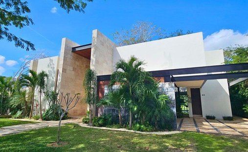 House in Yucatán Country Club, Yucatan, Mexico 1