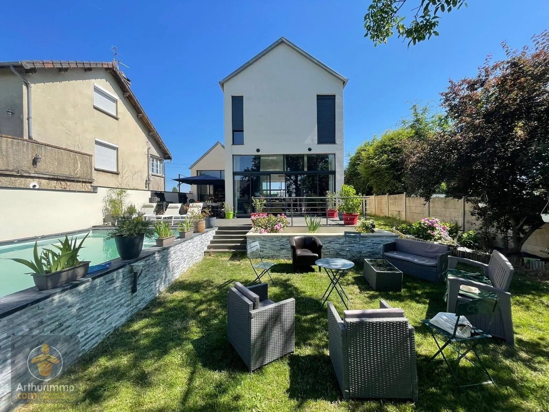 House in Varennes-Jarcy, Ile-de-France, France 3 - 17075398