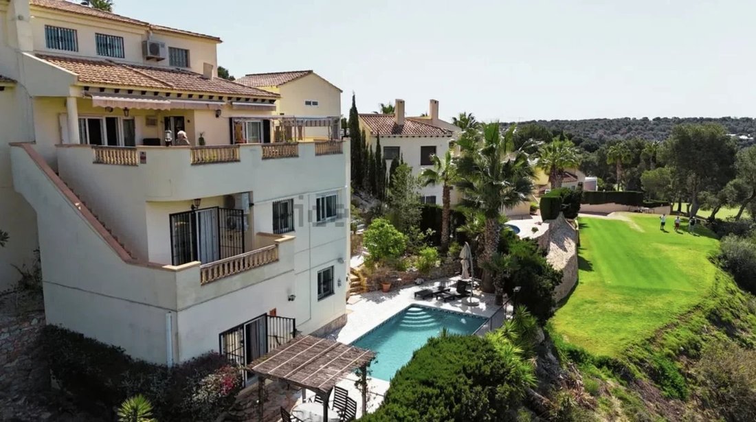Villa in Villamartin, Andalusia, Spain 1 - 17079004