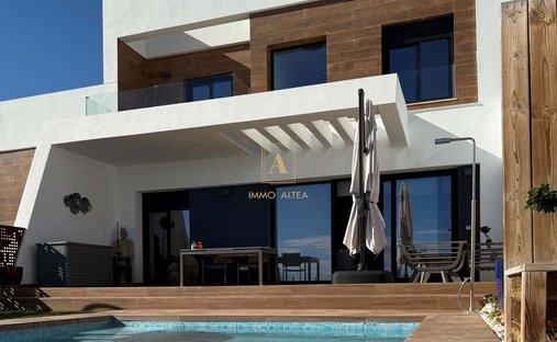 Townhouse in la Vila Joiosa / Villajoyosa, Valencian Community, Spain 1