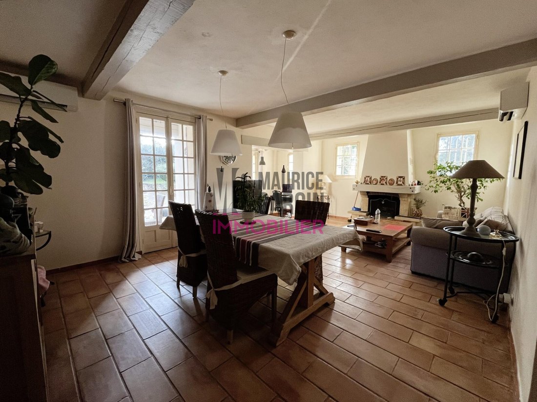 House in Ménerbes, Provence-Alpes-Côte d'Azur, France 4 - 17081869