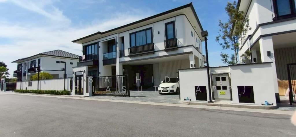 Villa in Nong Pla Lai, Chon Buri, Thailand 1 - 16762121