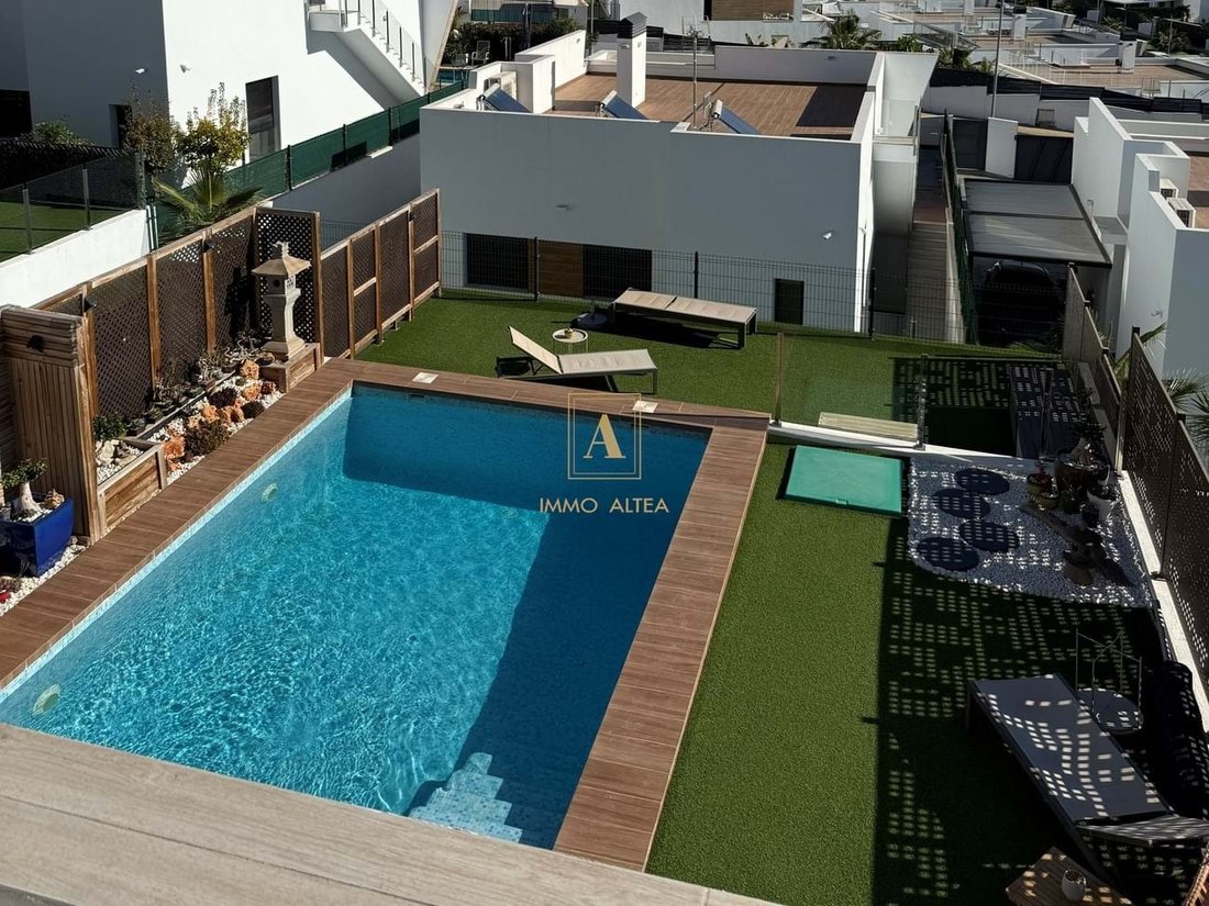Townhouse in la Vila Joiosa / Villajoyosa, Valencian Community, Spain 4 - 17080493