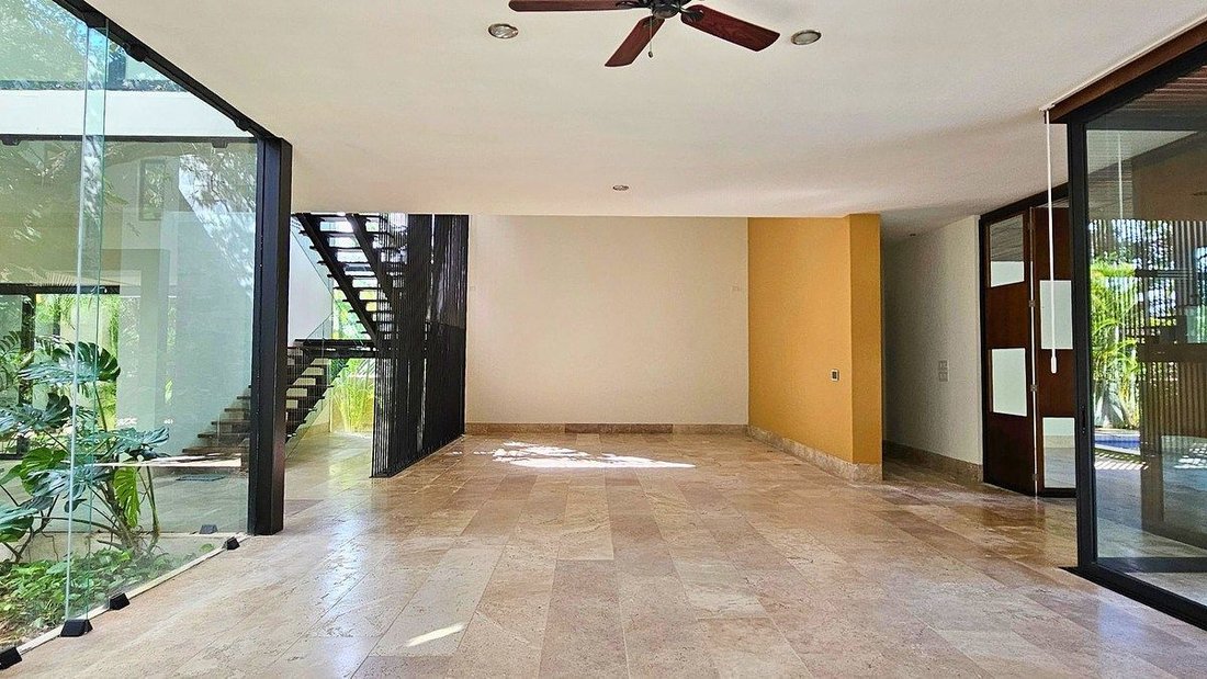 House in Yucatán Country Club, Yucatan, Mexico 2 - 16231044