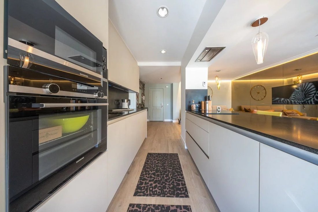 Apartment in Puerto Banus, Marbella, Spain 4 - 17077137