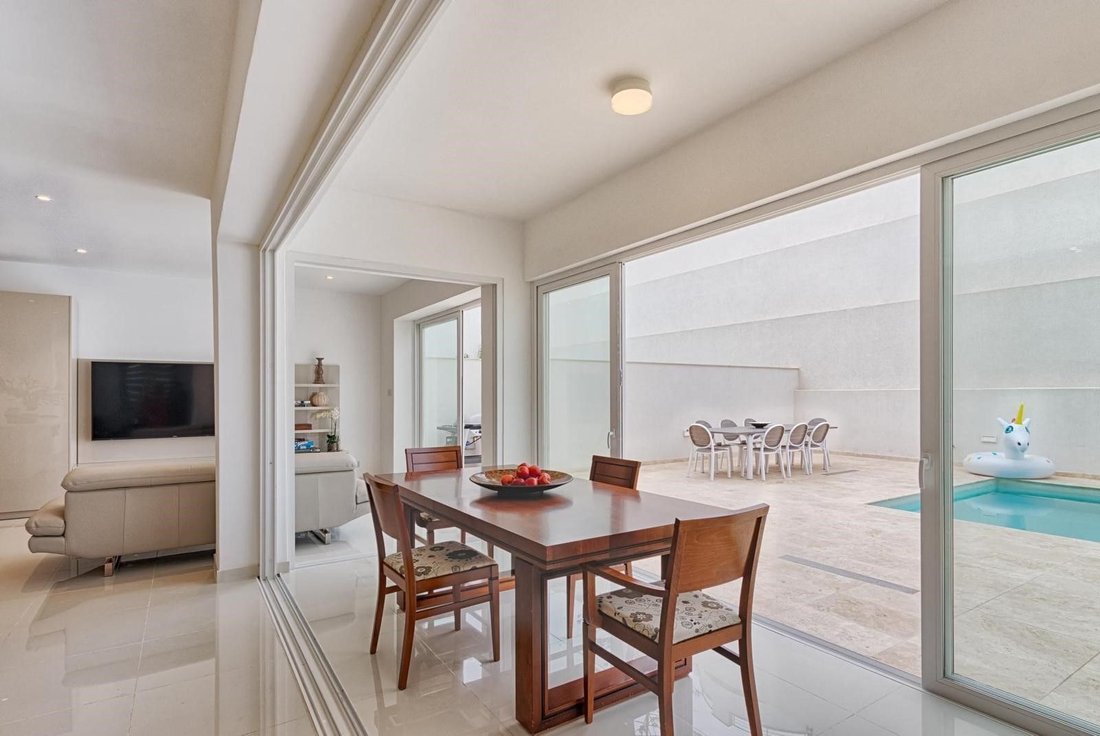 Bungalow in Mellieha, Malta 2 - 17082456